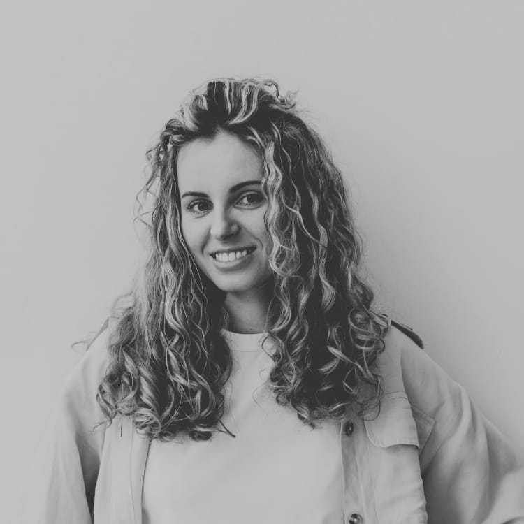 Portrait of Sofia, a professional stylist at Jubi Salon, showcasing their expertise and style.